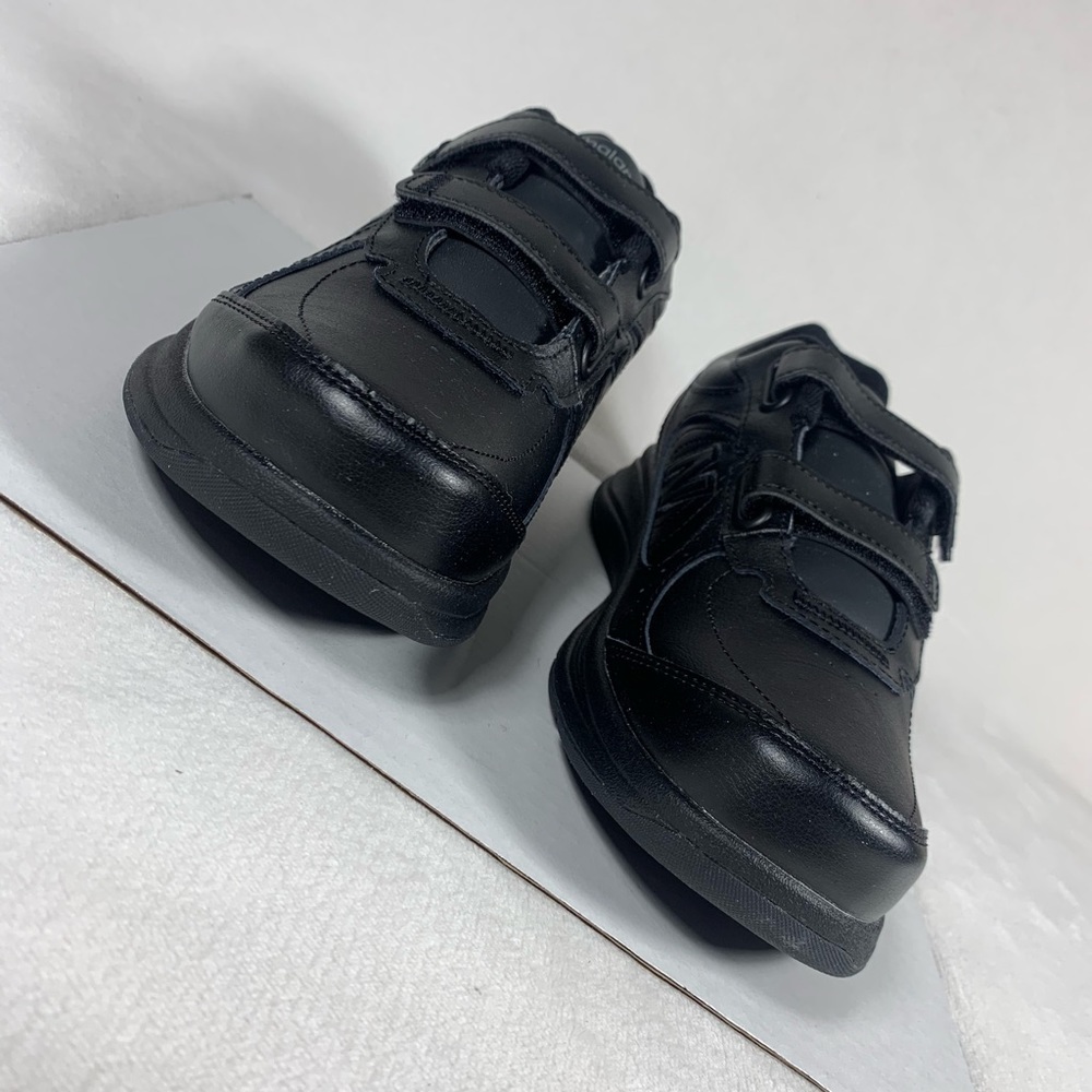 NEW New Balance Women's 577 V1 Hook and Loop Walking Shoe in Black Size 9.5M - Picture 4 of 9